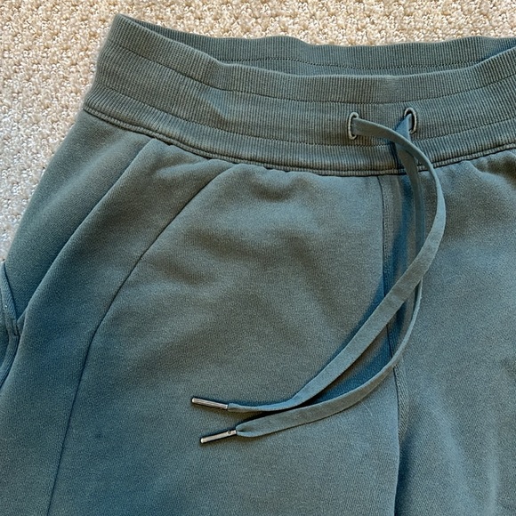 Lululemon Softstreme Pants in dark forrest size 4 - Picture 3 of 8